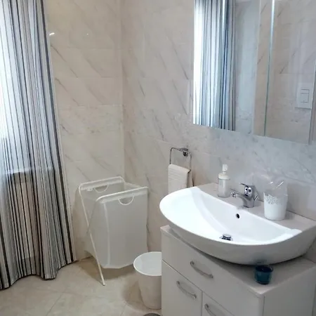Beb Del Carmelo Apartment
